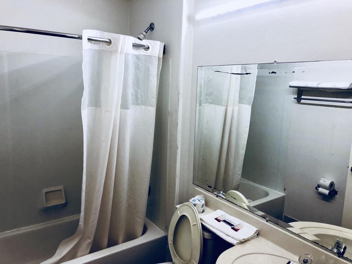 格林斯伯勒/奥科尼湖 - 假日酒店 外观 照片